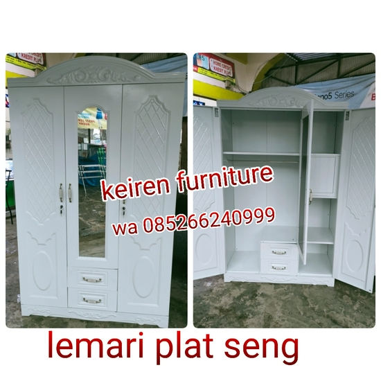 Lemari pakaian 3 pintu