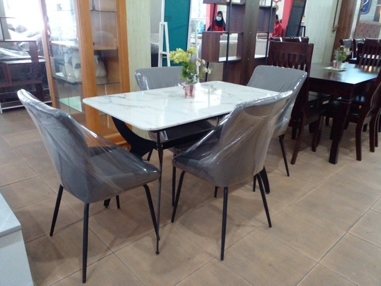 Meja makan marmer 4 person