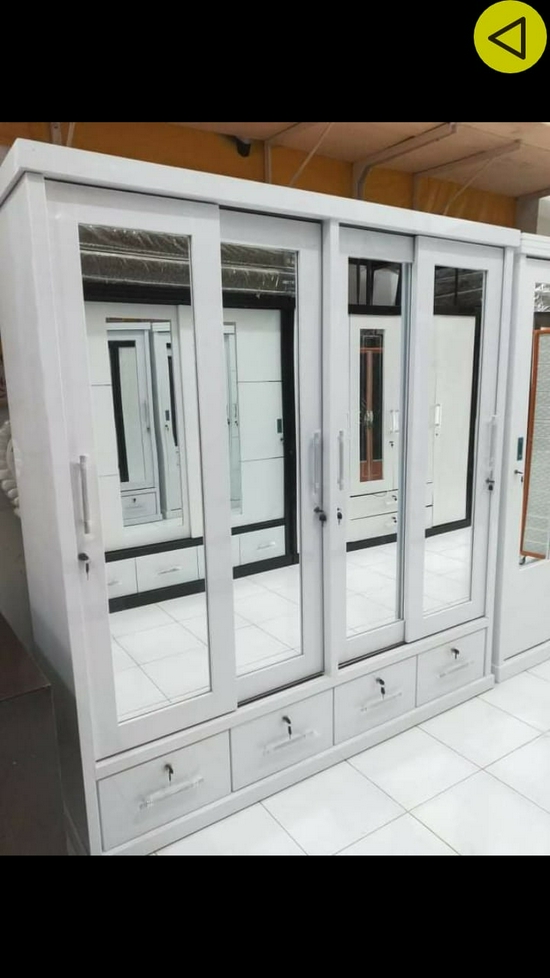 Lemari 4pintu