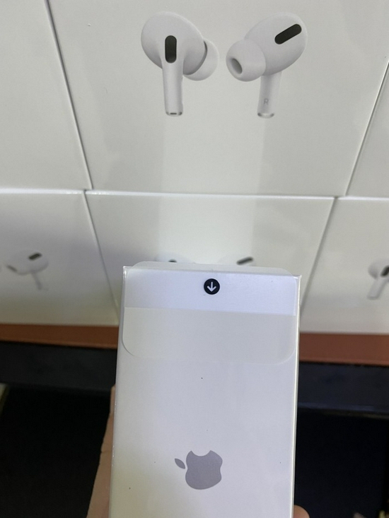 Apple Airpods Pro with Magsafe Case 2021 MLWK3 Garansi Resmi iBox